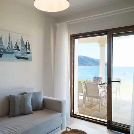 Armikes Beachfront Hébergement de vacances Afión