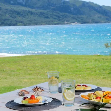 Armikes Beachfront Hébergement de vacances
