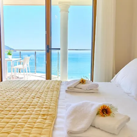 Armikes Beachfront Holiday home Afionas